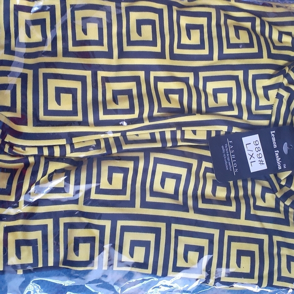 DRESS SOLD OUT - Picture 7 of 12